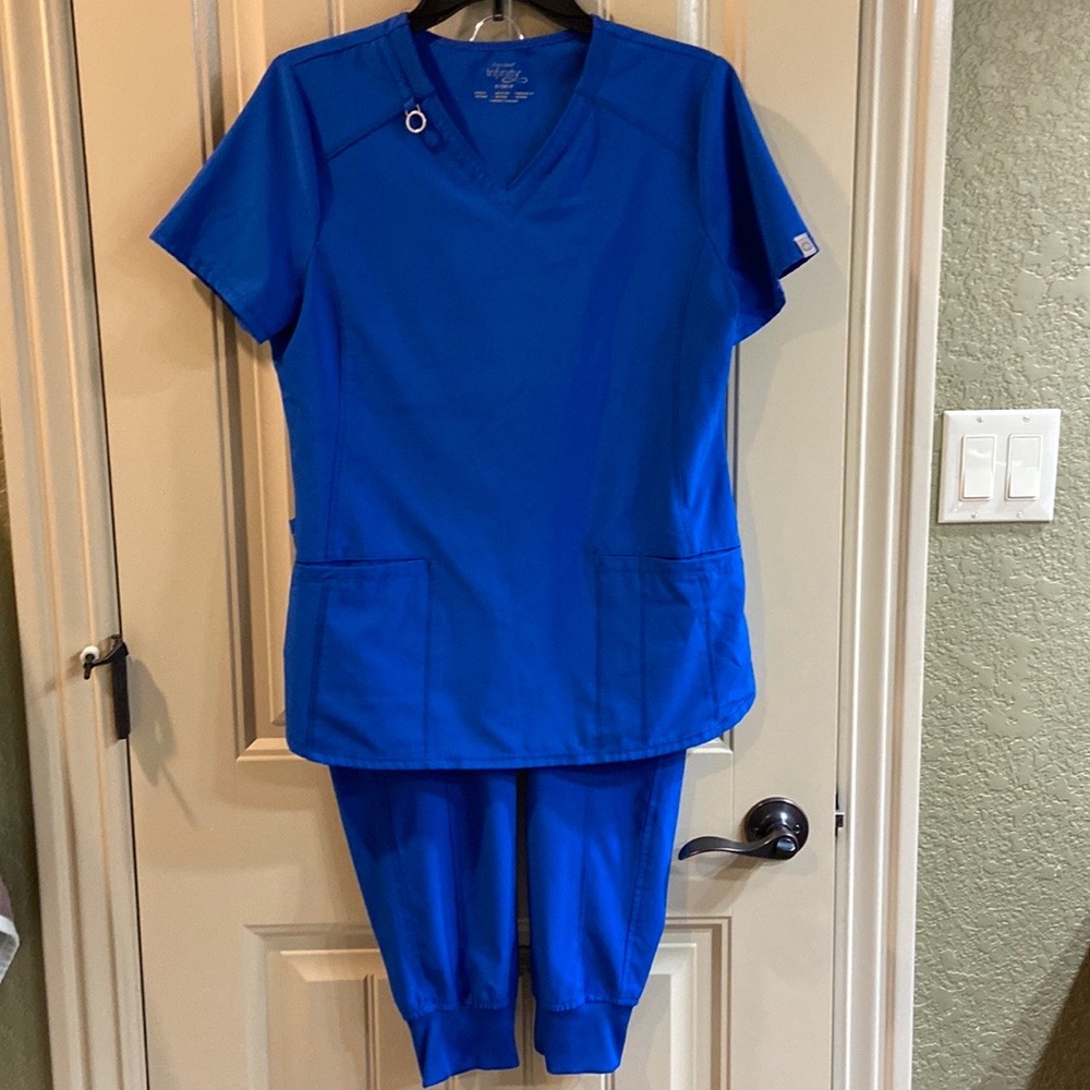 Jogger Style Scrub Set by Cherokee Infinity Brand.  EUC!